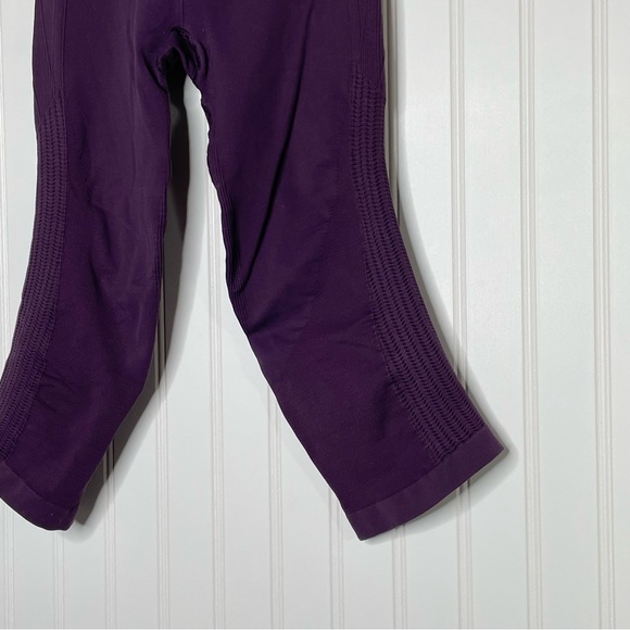 Lululemon Deep Zinfandel Flow & Go Crop Leggings - Picture 3 of 8